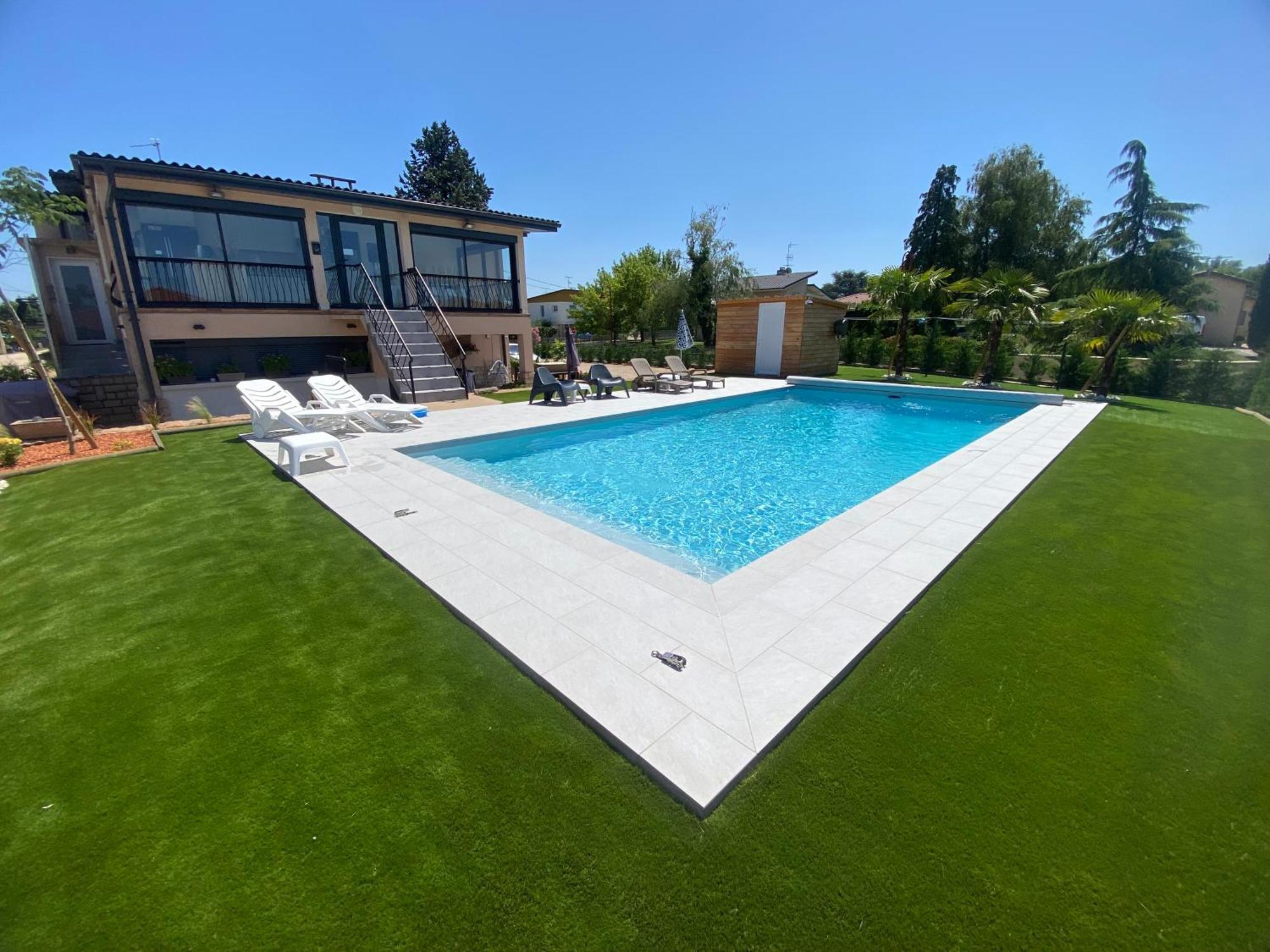 Studio Chez L'Habitant Avec Piscine Commune Grieges Bagian luar foto